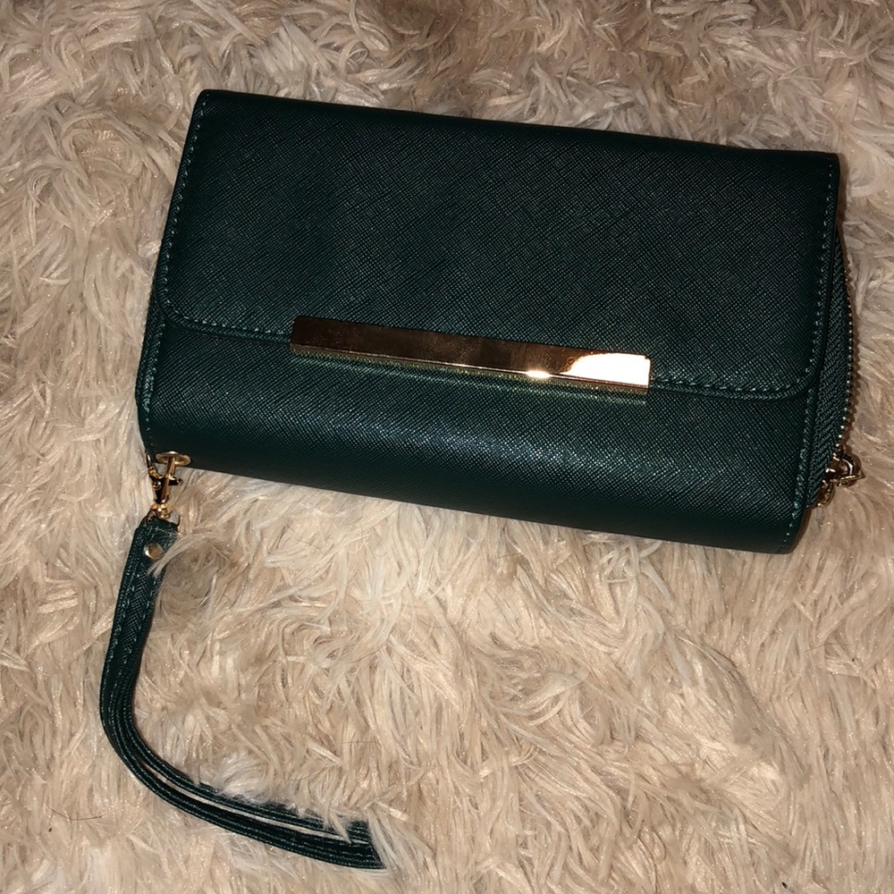 Never used, cute wristlet!